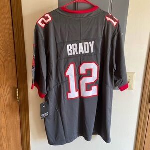 Brand new Tom Brady Jersey Tampa Bay Buccaneers Adult Large Stitched